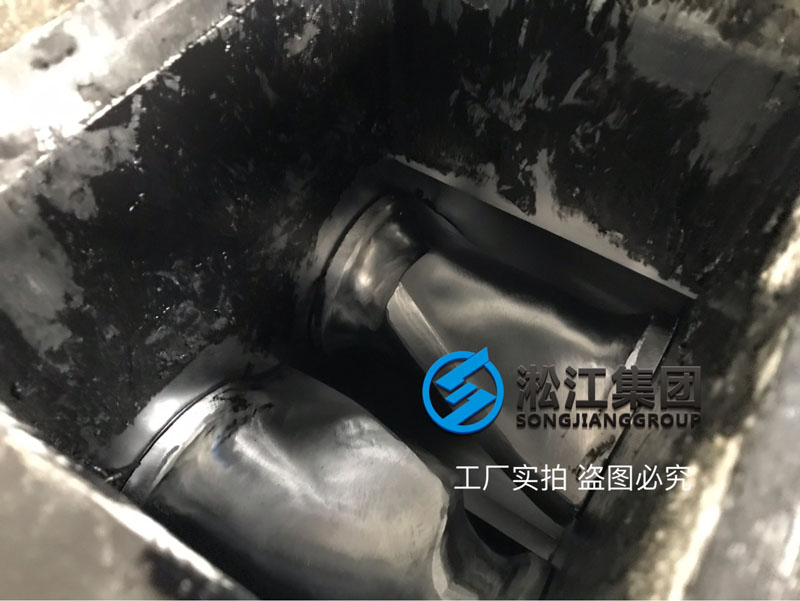 為了把控橡膠接頭膠料穩(wěn)定性實(shí)驗(yàn)室新增一臺三升密煉機(jī) 為了把控橡膠接頭膠料穩(wěn)定性實(shí)驗(yàn)室新增一臺三升密煉機(jī)